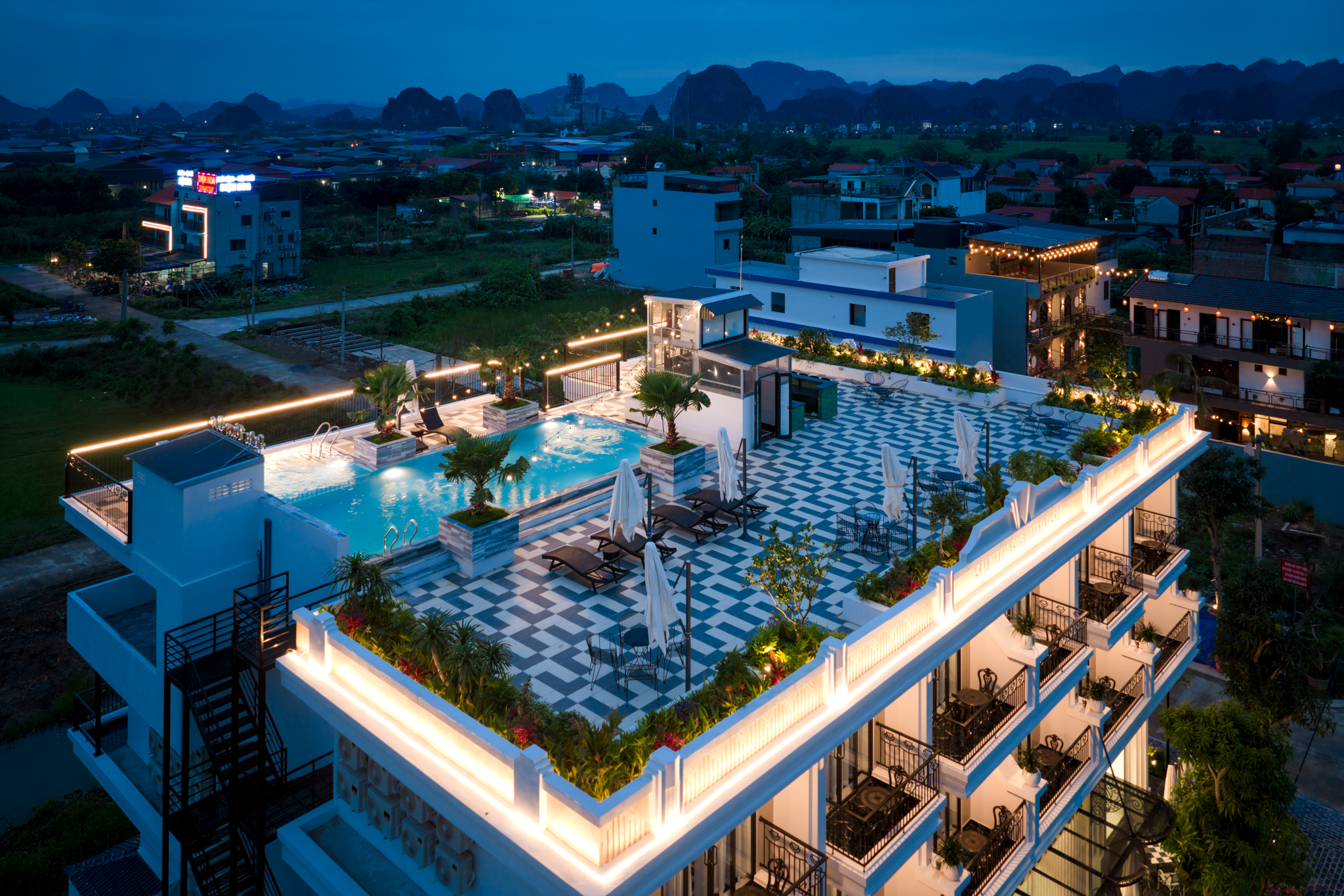 Sala Tam Coc Hotel & Spa Sunset Overview